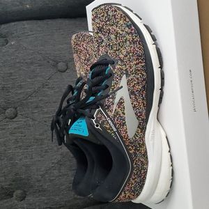 Brooks Launch 5, size 8